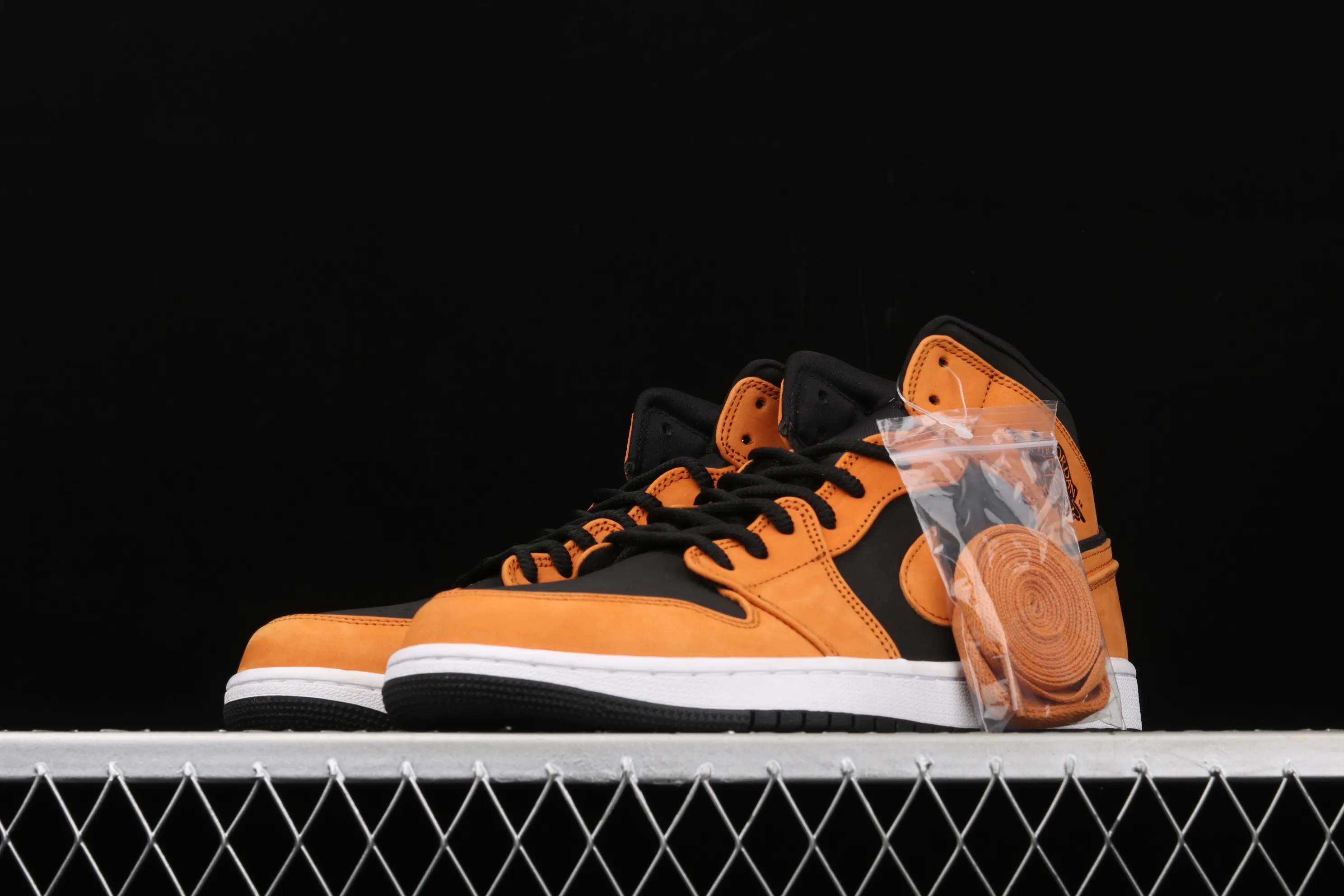 All categories Air Jordan Jordan series basketball shoes Air Jordan 1 Mid Air Jordan 1 Mid AJ1 Joe 1 wheat color China basketball shoes DB5453-700